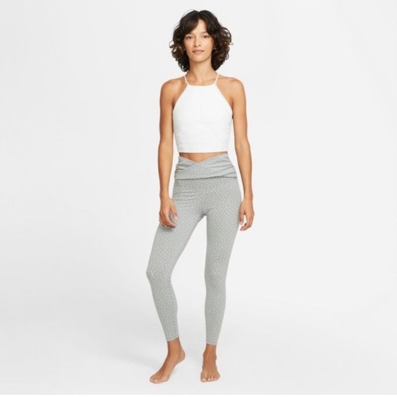 Nike NEW Yoga Dots Twist 7/8 Tights Leggings Size Small Particle Grey - Picture 1 of 8